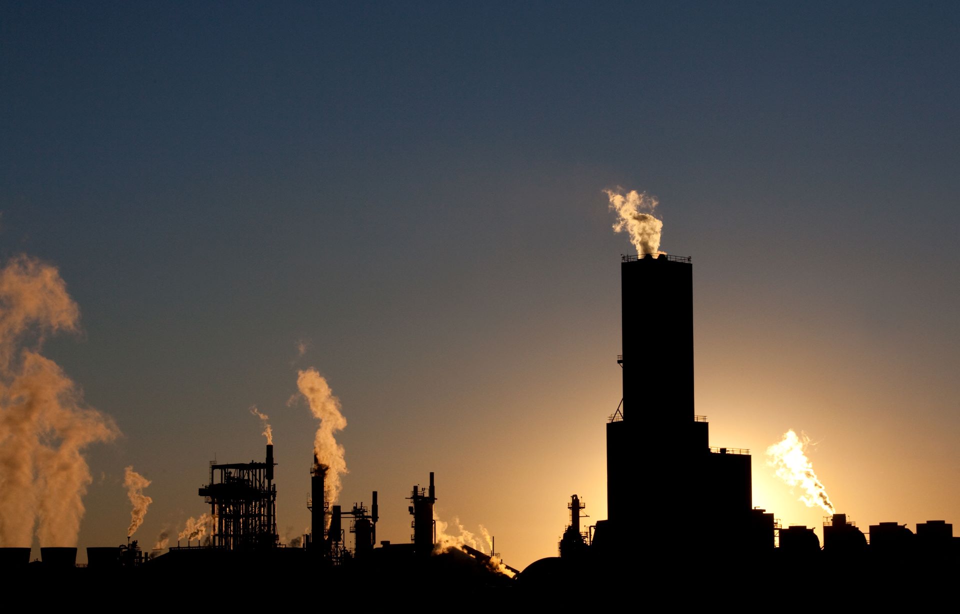 Ten years after West Texas explosion, booming fertilizer industry poses